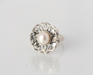 Blumenförmige 925er Silber weißer Perlenring